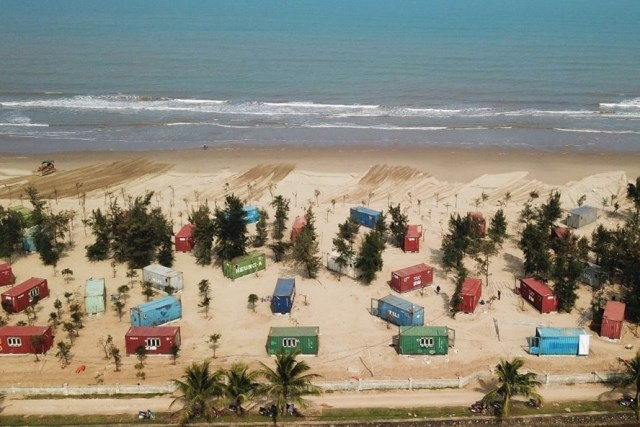 Rầm rộ dựng hàng trăm container làm nhà trong rừng phòng hộ ở Hà Tĩnh