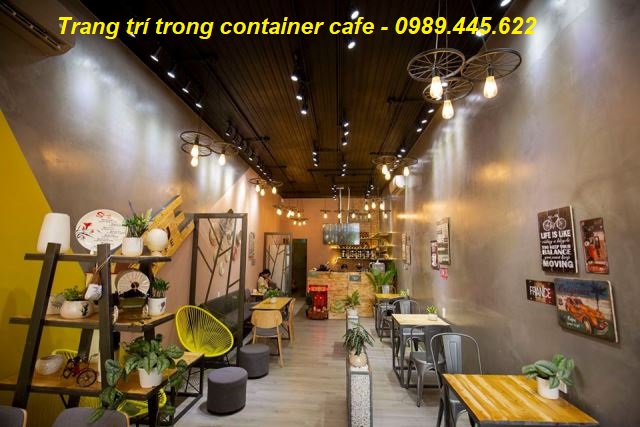 trong quán cafe container